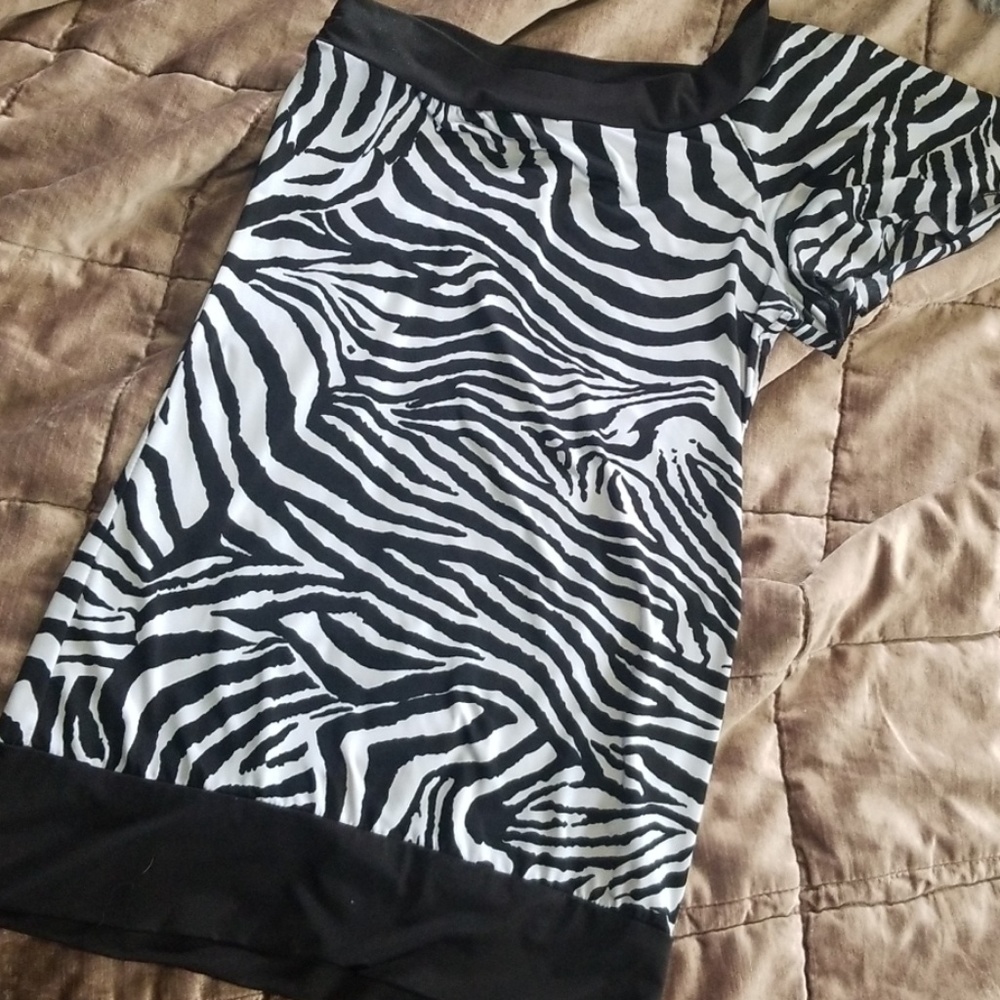 One shoulder top